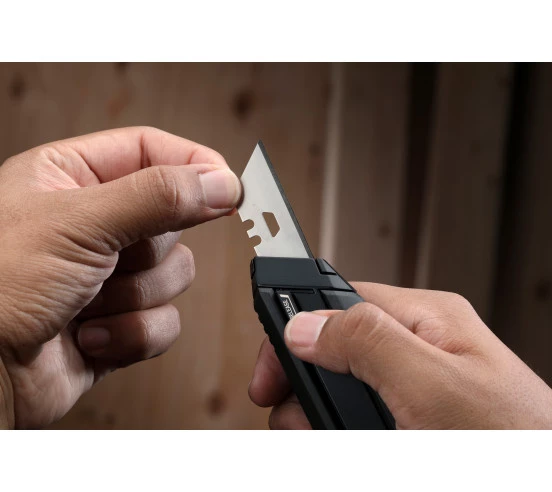 Cutter avec 2 chargeurs de 5+5 lamesl TB-H4S2-03 TOUGHBUILT - 12